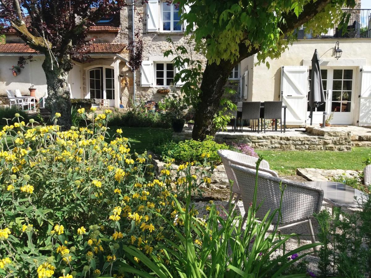 Les Trois Prunelles Saint-Pierre-Toirac エクステリア 写真